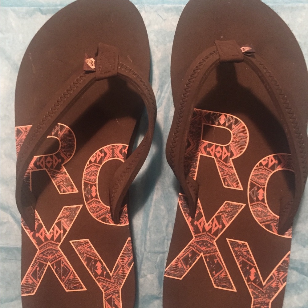 Roxy Women’s flip flop sandals size 6